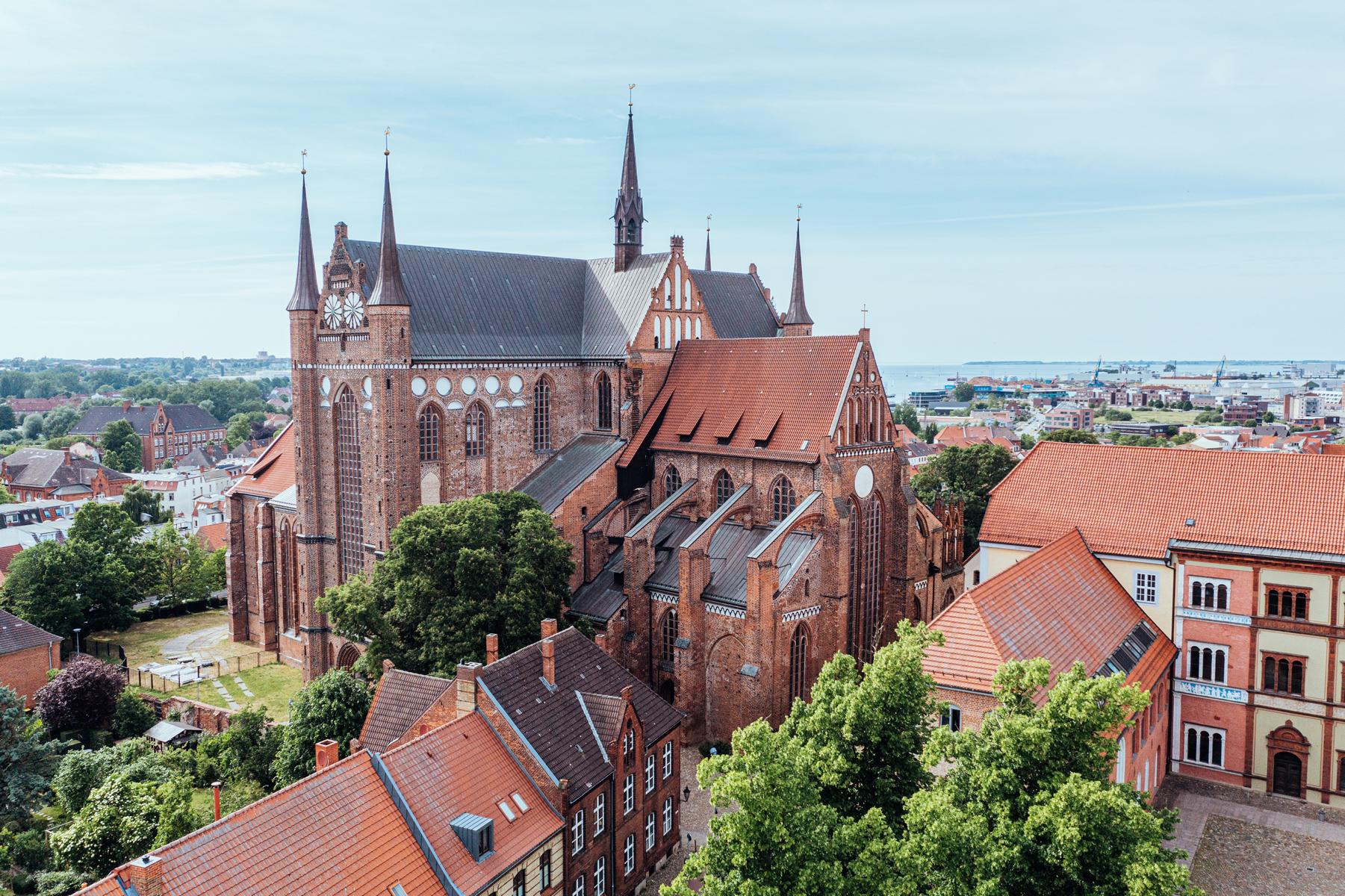 Die St.-Georgen-Kirche der Hansestadt Wismar Die St.-Georgen-Kirche der Hansestadt Wismar